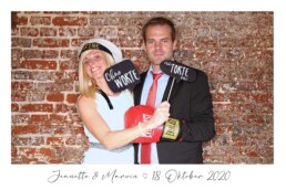 Fotobox Hannover von DJ Falko die Fotoglotze mieten für Hochzeit im Rittergut Voldagsen Beispiel Bild Image_02